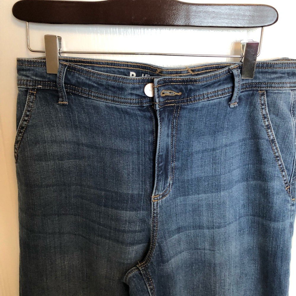 Reitmans High Rise Blue Jeans - Picture 2 of 8